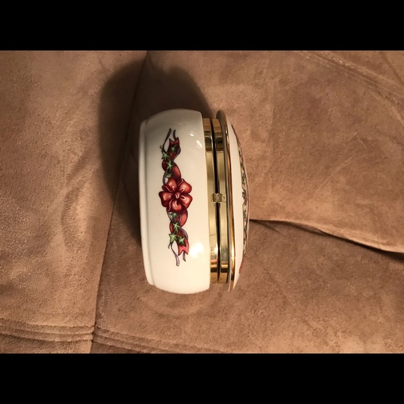 CHRISTMAS MUSIC BOX - Picture 3 of 3